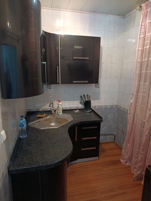 Икки хонали квартира сотилади.