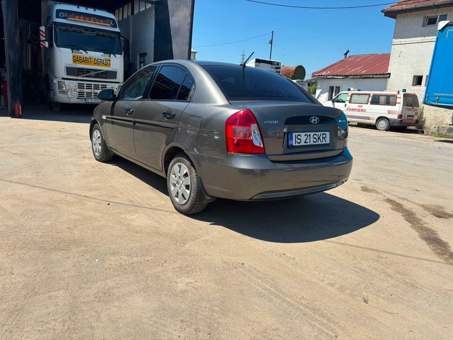 HYUNDAI Accent 2009 — imagine 3