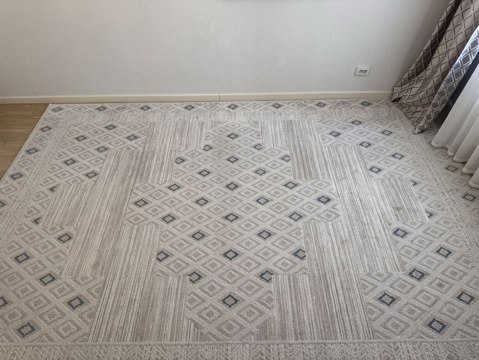 Продам ковер 300*400