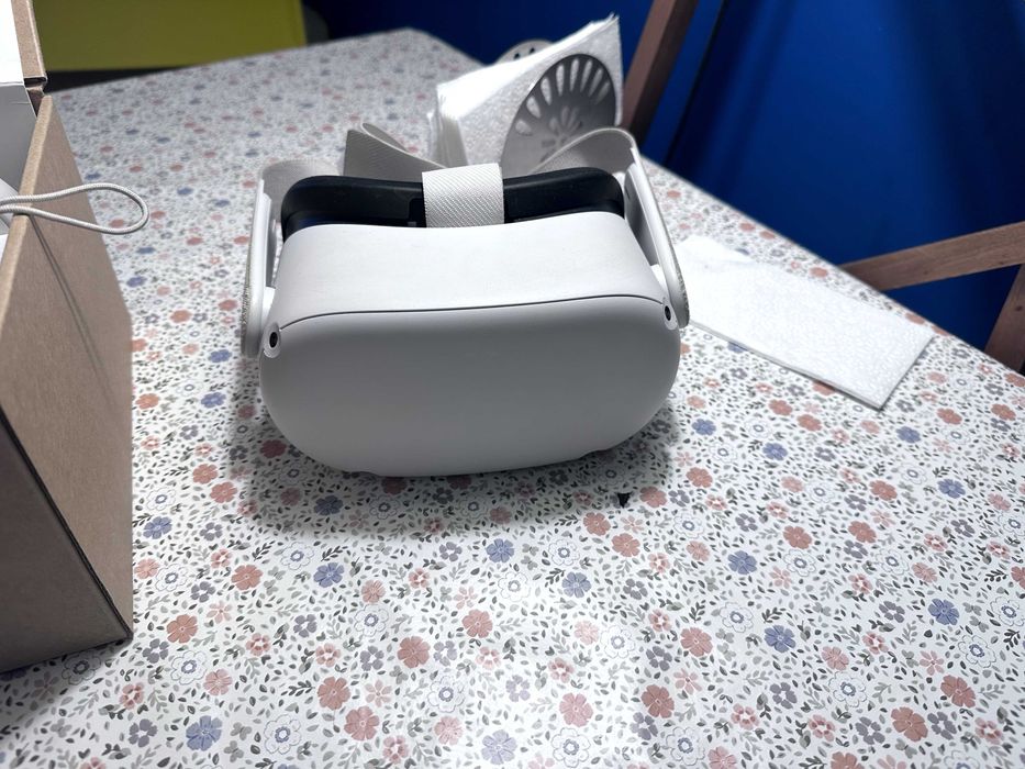 Meta Quest 2 VR 128 GB + кабел за PC | Много малко използван