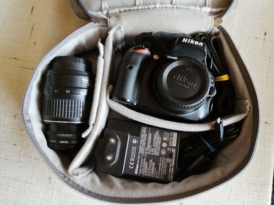 Pachet DSLR Nikon D5100 (Body + Obiectiv), Încărcător Original + Geantă