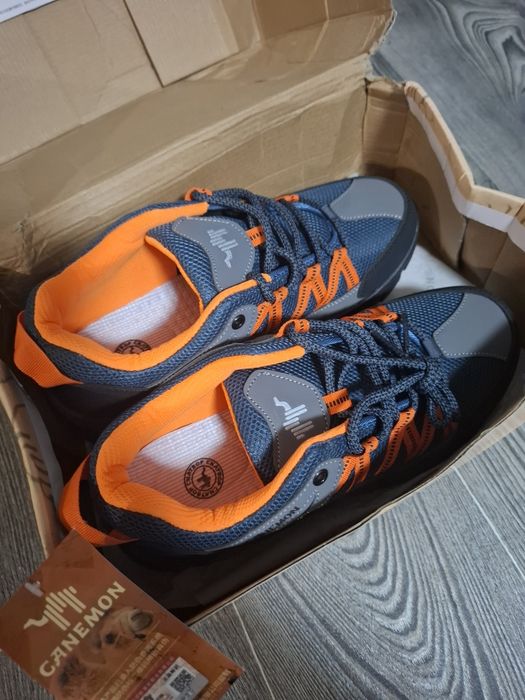 Продам новые кроссовки Canemon