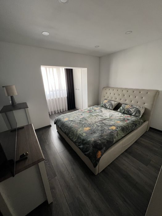 De vanzare apartament 2 camere decomandate