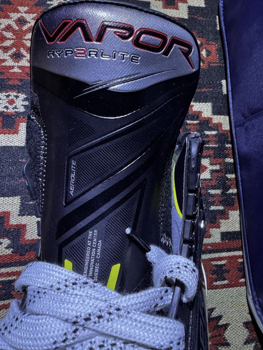 Хакейни кънки Bauer Vapor HYP2RLITE