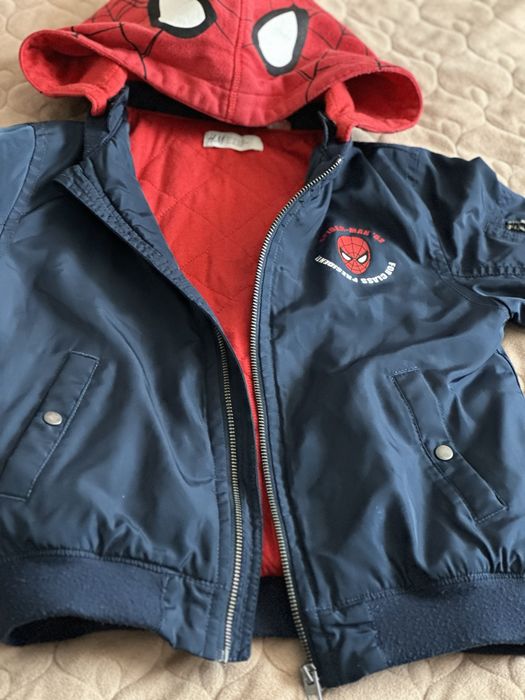 Осенняя куртка H&M marvel