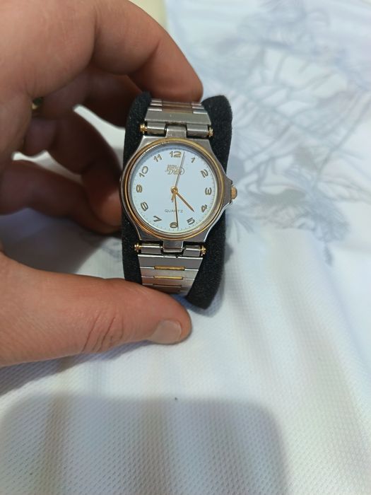 Lot 8 ceasuri funcționale baterie noua