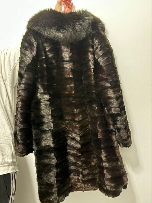 Vând haină de blană naturală, merită văzută, 1300 lei