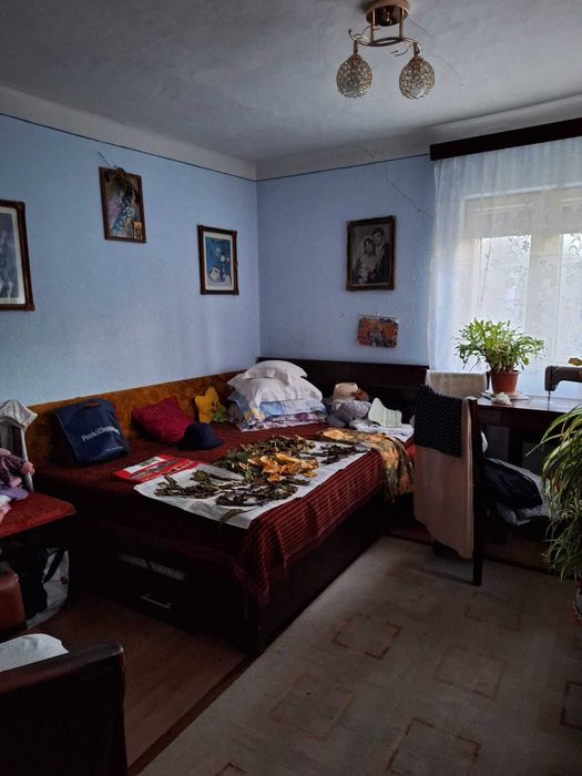 Casa un singur nivel si curte