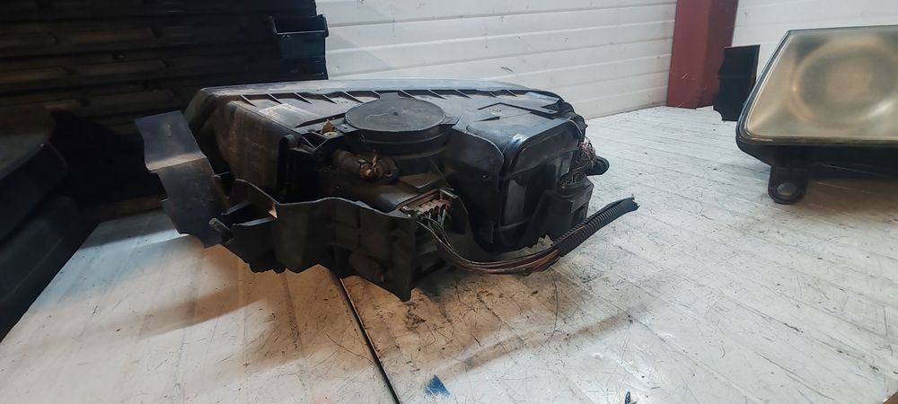 Far vw Touareg 300lei buc