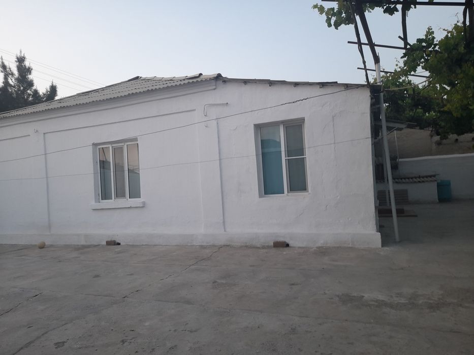 Ромитан центрда Ромуш кучасидаги 4 уй сотилади