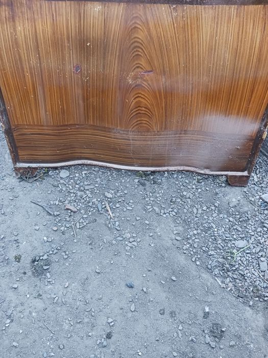 Стари. масивни врати