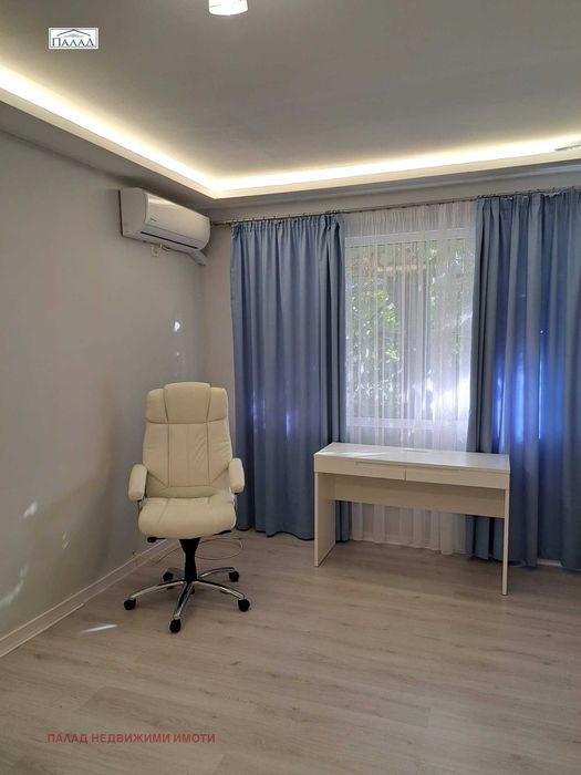 Дава се под наем Тристаен апартамент в Варна, Гръцка махала - 90 кв.м за 850 € - Снимка #9