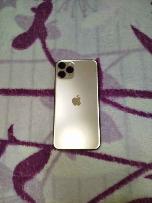 Продам айфон 11 pro .