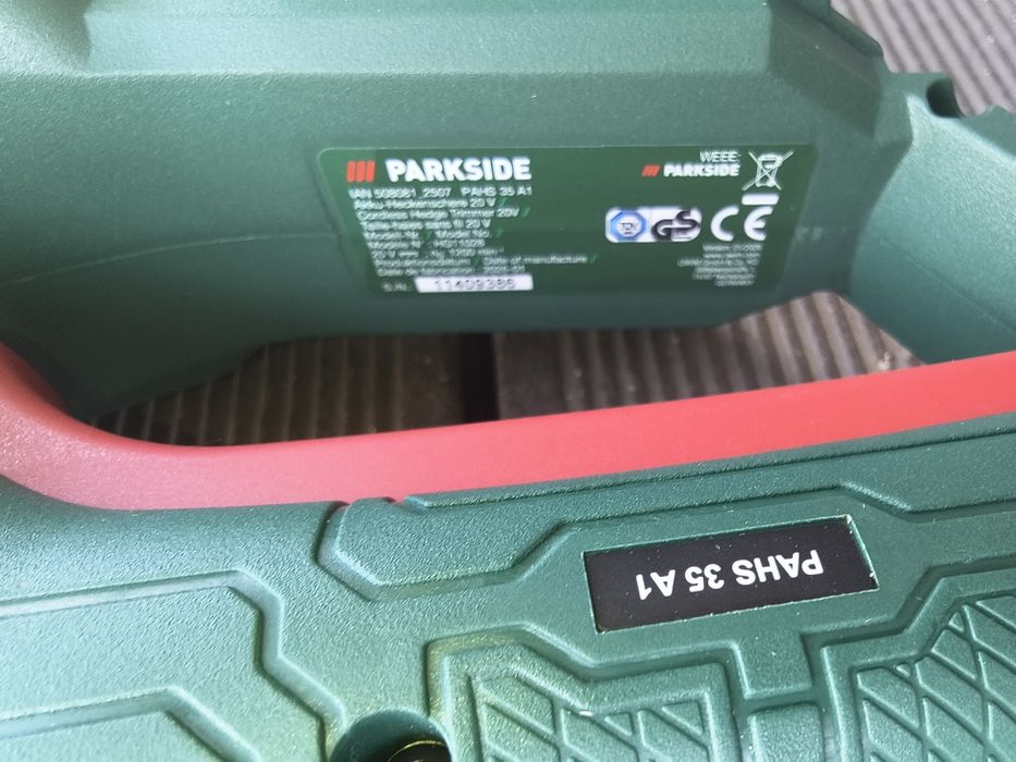 Aparat tuns gard viu,arbuști ornamentali ,se alimentează cu acumulatori 20 v Parkside