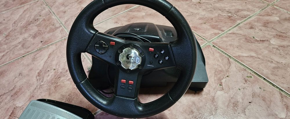 Volan Logitech Formula