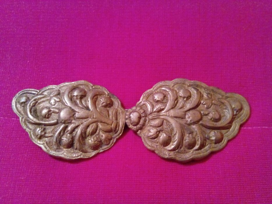 Кръстове, медальони, плакети, пафти и др.