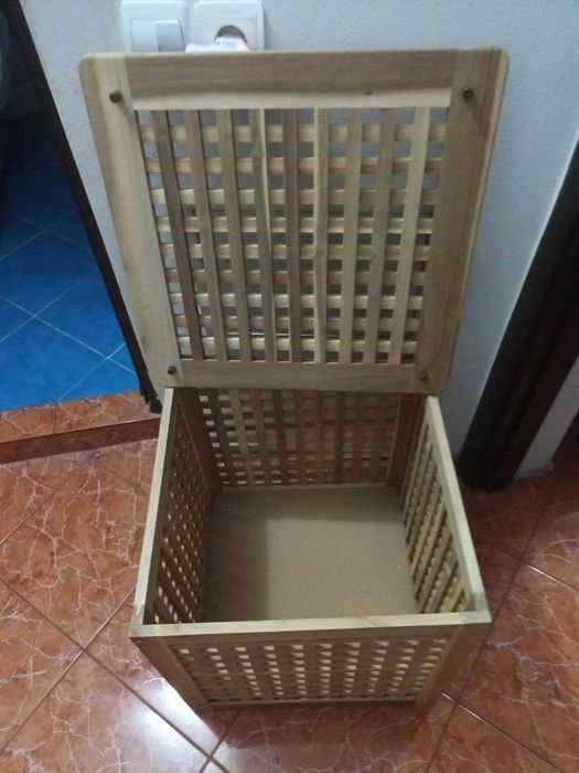 Ocazie! Vand masuta Acadia cu spatiu de depozitare de la IKEA