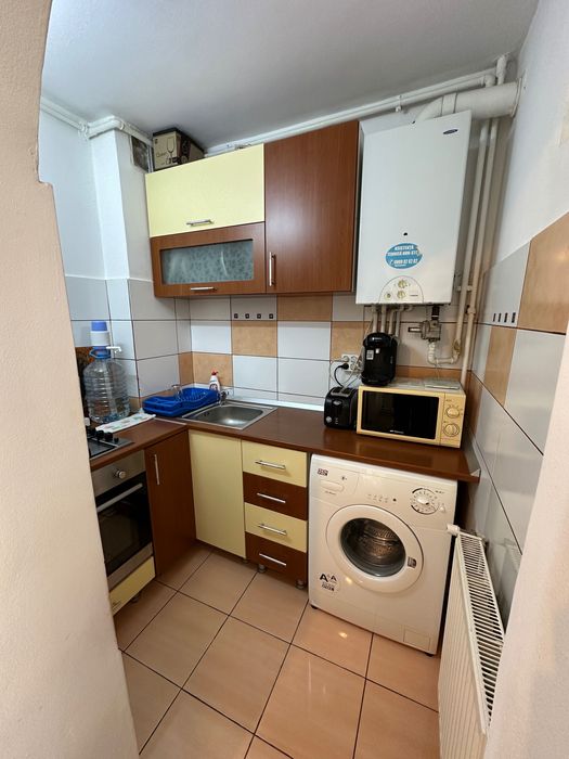 Inchiriez apartament cu doua camere la 5 minute de UMFST/COMISON 0