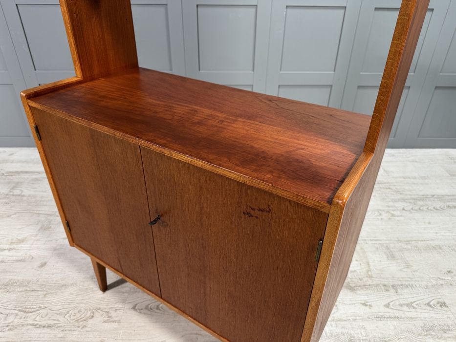 Винтидж библиотека - секция от 60-те Р264