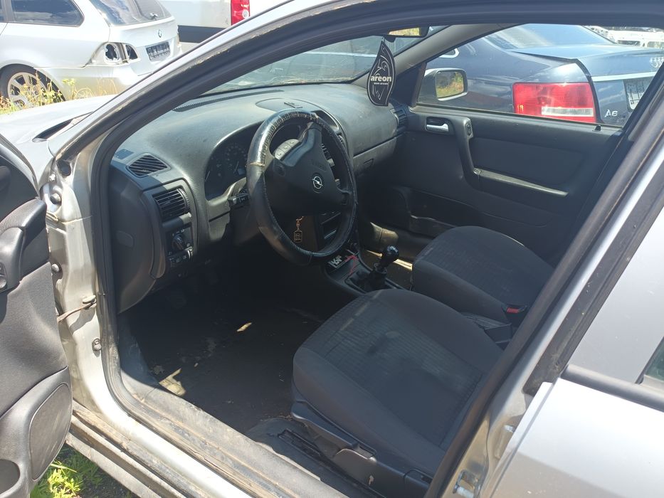 Продавам opel astra g комби на части 1.7 дизел