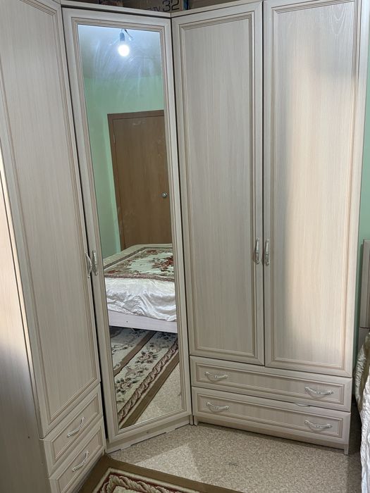Продам спальный гарнитур