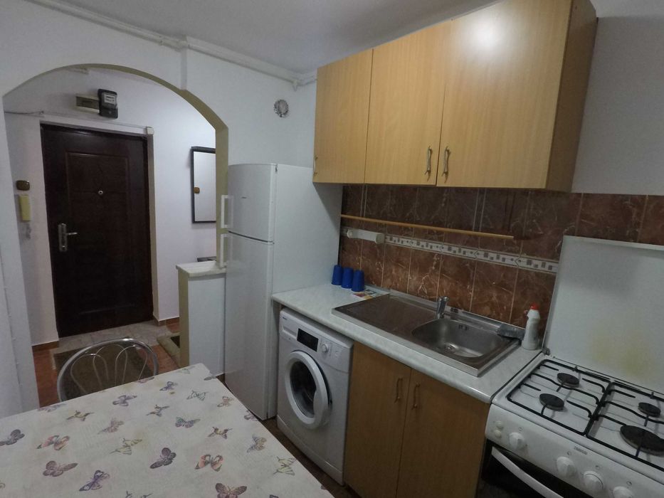 Inchiriez apartament de doua camere in Brasov in centrul Civic