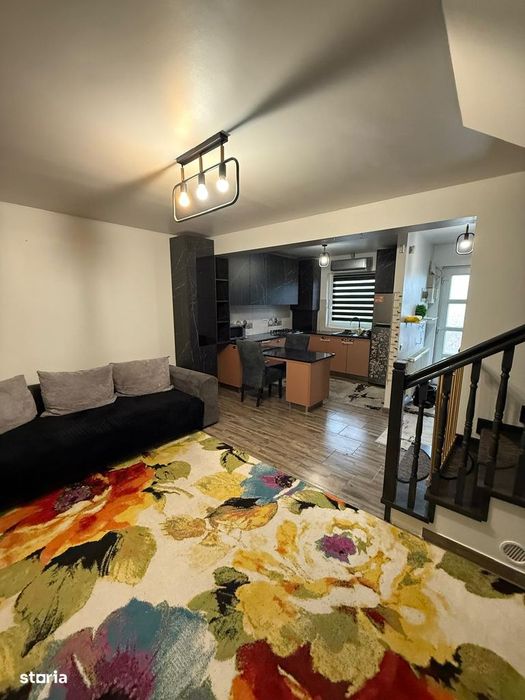 Casa tip duplex la intrare in Ipotesti