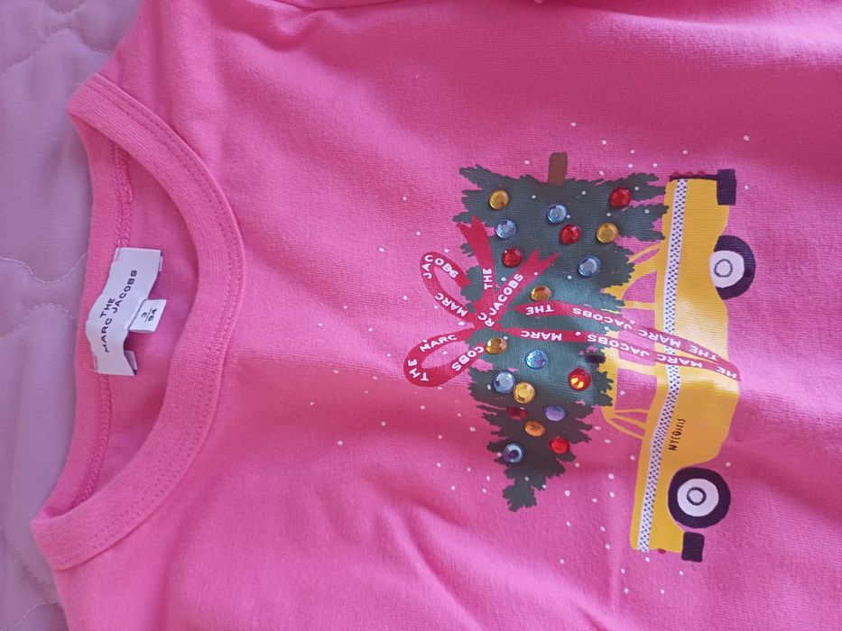 Оригинална коледна блузка на Marc Jacobs