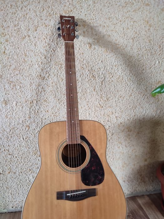 Акустическая гитара YAMAHA F370