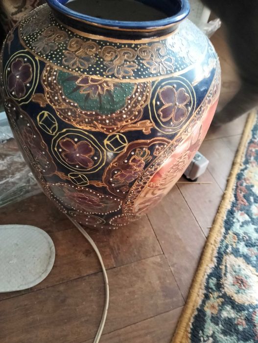 Vând vaza mare chinrezeasca