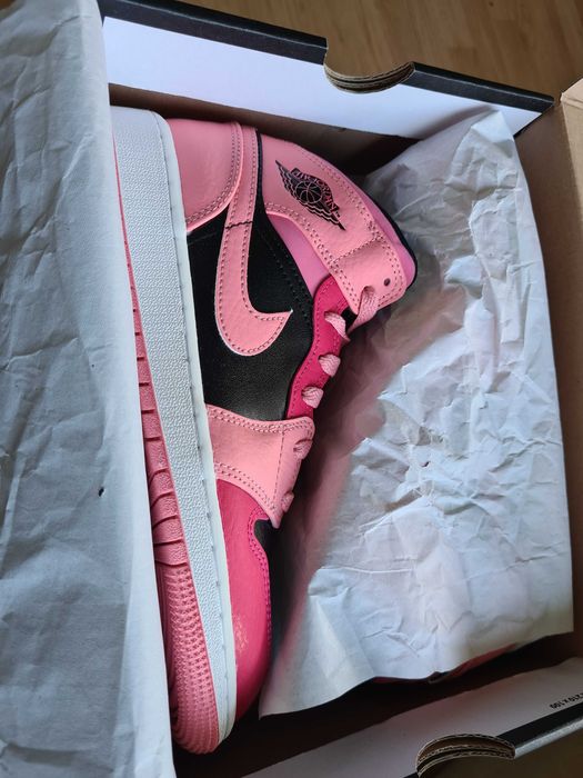 Jordan 1 Coral Chalk (Pink/Розови) 36