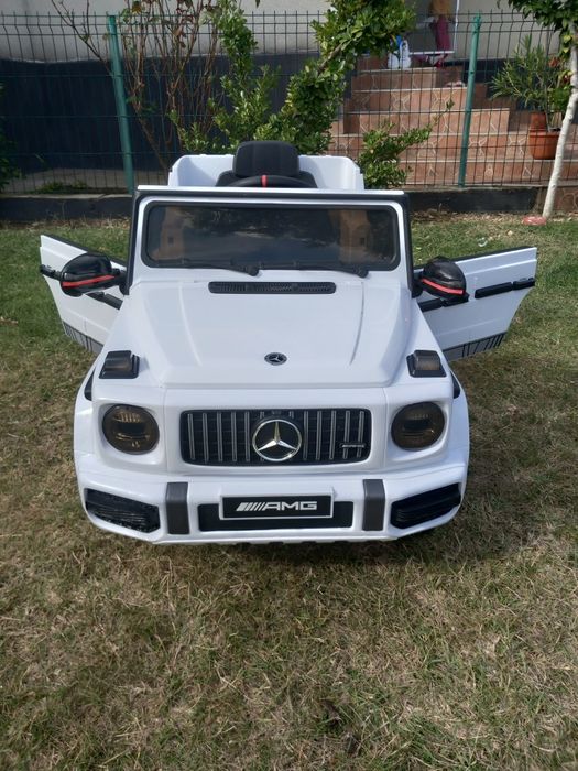 Vând mașinuța copii Mercedes G AMG
