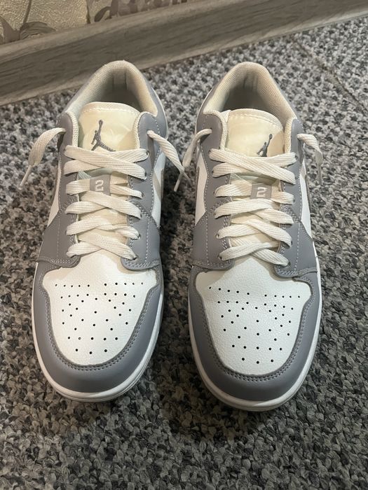 Jordan Low Grey/White