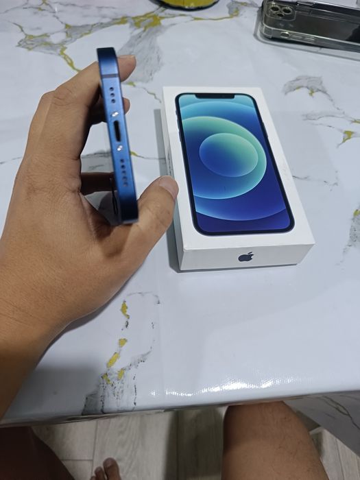 Айфон 12 64 Гб идеальном состоянии