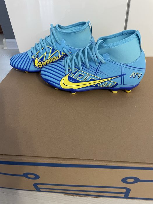 Нови Бутонки Nike Mercurial KM