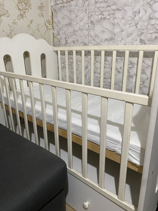 Продам детскую кроватку