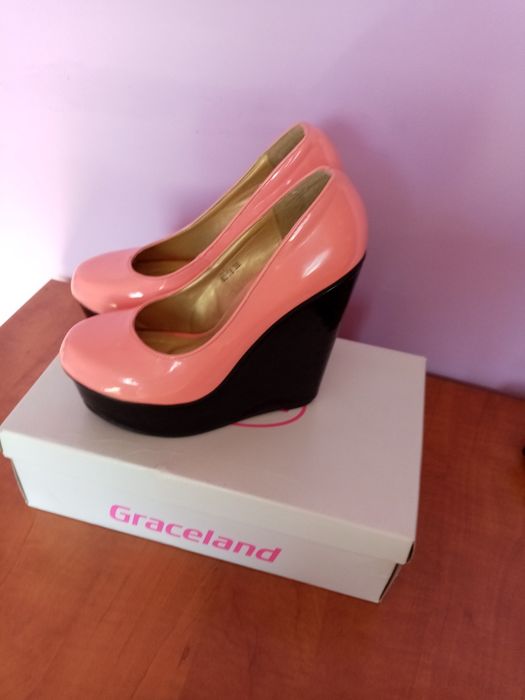 Vând Pantofi  Dama cu Platforma Mărimea 38 Italia