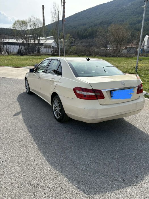 Мерцедес  Е200 cdi 2012 година автоматик
