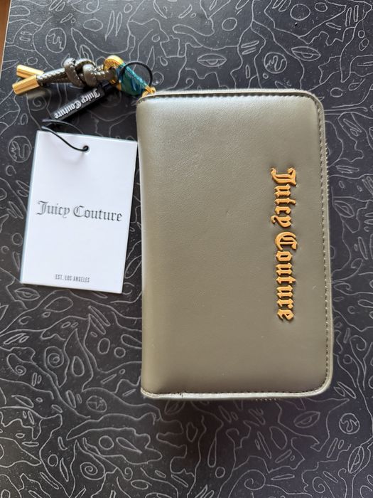Чисто ново оригинално портмоне Juicy Couture
