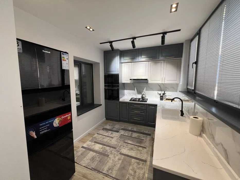 Новый Ремонт! Центр Города! Рядом Алайский! 4комн 110квадрат! Сдам !