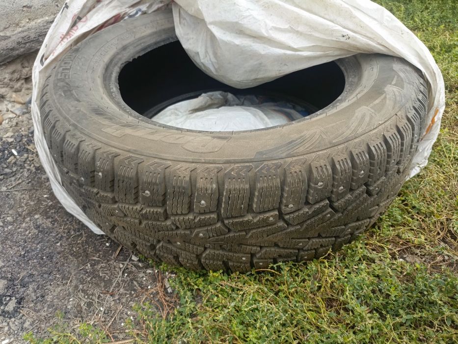 Шины зимние 215/60r16