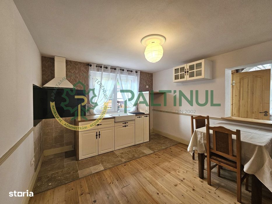 Casă de vanzare cochetă, complet renovată, în Rășinari, Sibiu
