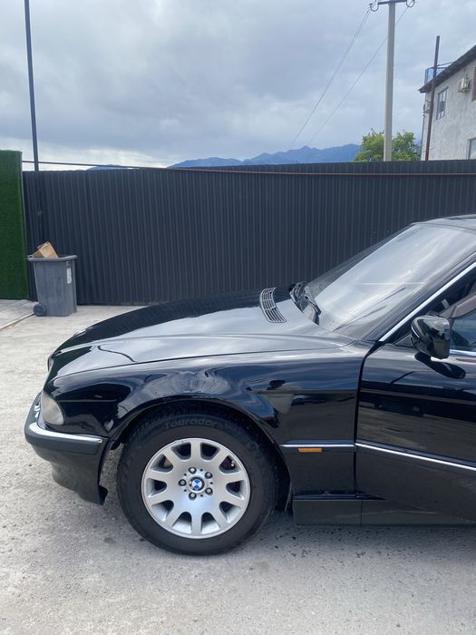 Продам BMW семерка