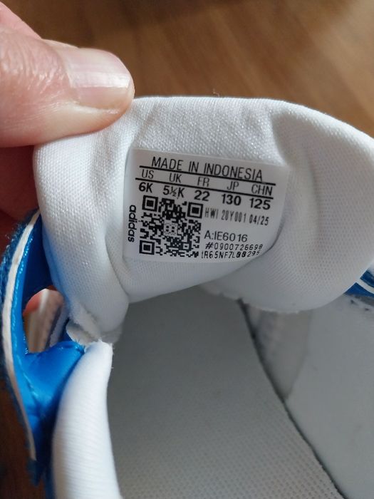 Adidas spumă mărimea 22