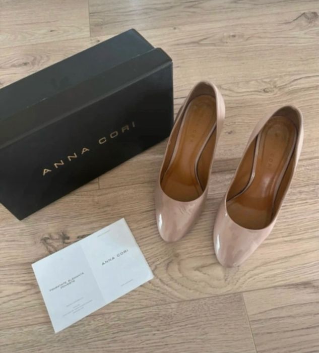 Tocuri Anna Cori dama