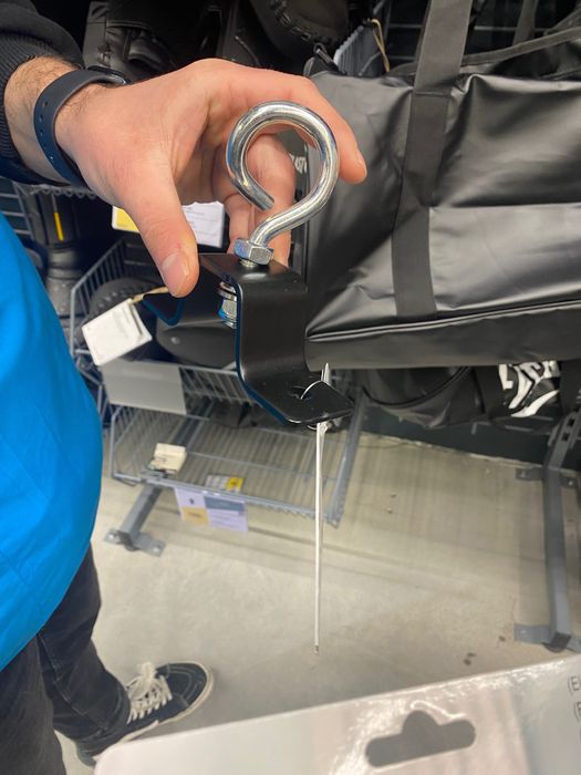 Vand sac de box Outshock Decathlon cu suport perete