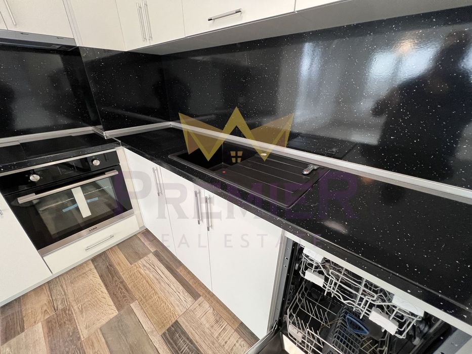 Дава се под наем Тристаен апартамент в Варна, Кайсиева градина - 87 кв.м за 750 € - Снимка #1