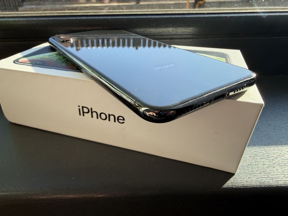 iPhone XS Max | 64 GB | Black | Neverlocked