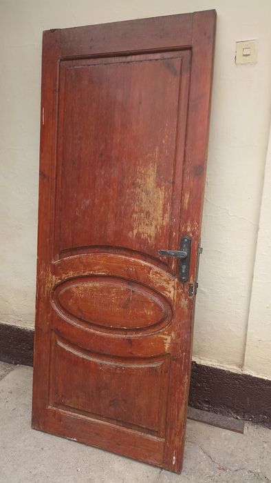 Дверь деревянная без косяк