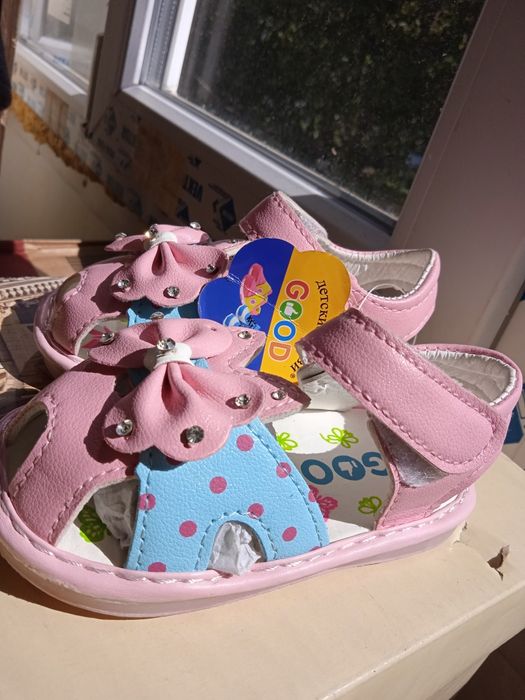 Босоножки для девочек новые